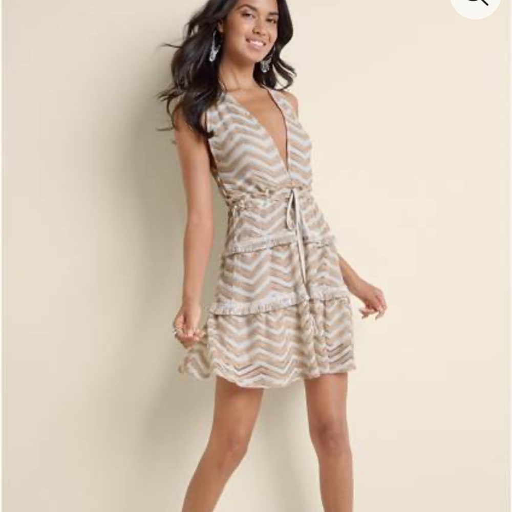 Venus plunging, tiered dress